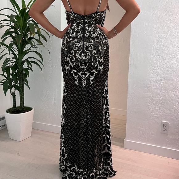 Evening Gown - Picture 4 of 9